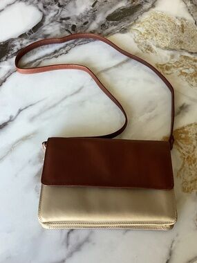 Derek AlexanderTwo-Tone Cream and Brown Leather Crossbody Bag
